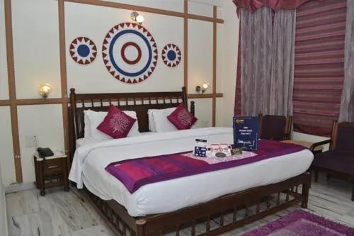 OYO Premium Ganges Marine Drive - Image 1