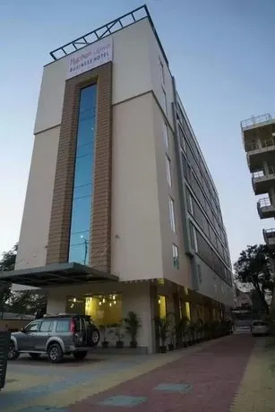 Hyphen Ujjwal Premier Hotel - Image 1