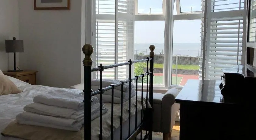 Marine Cottage - Image 1