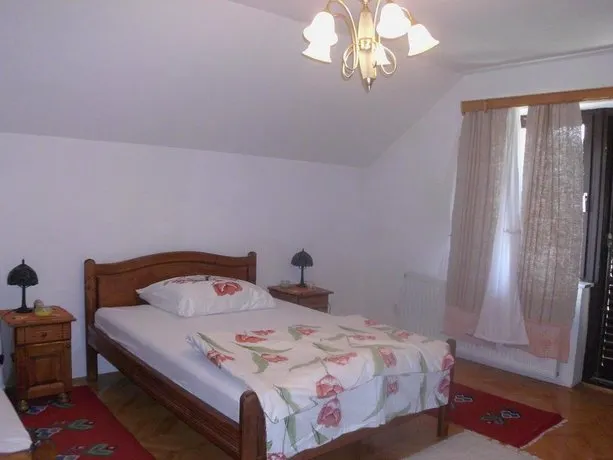 Guest House Tesanovic - Image 1