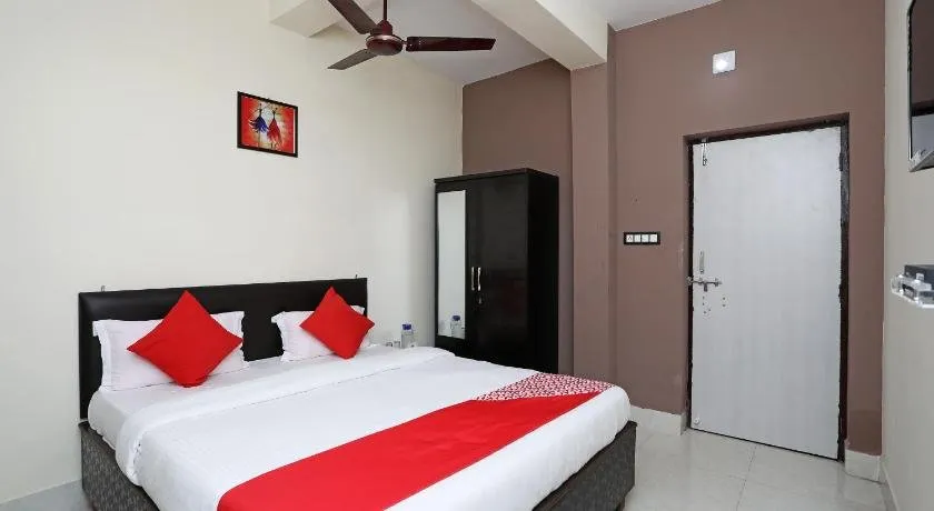 Regal Stays By OYO Rooms - Image 1