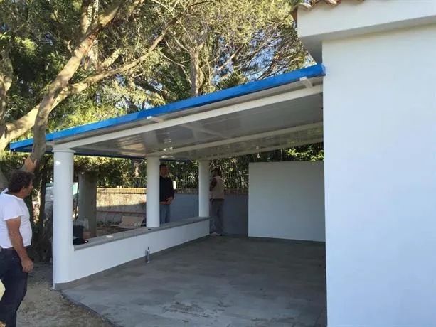 Italian Breeze Holiday House - Image 1