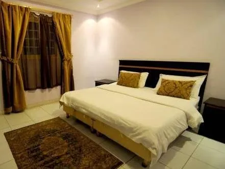 Rest Hotel - Image 1