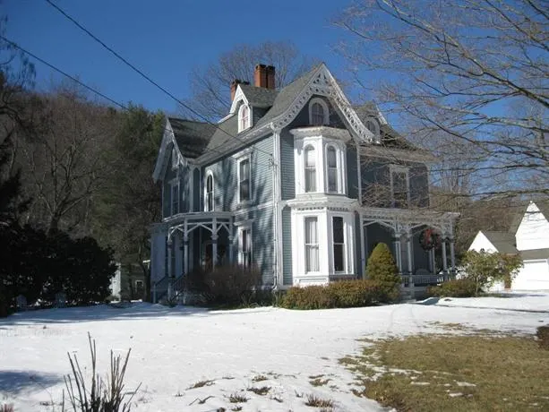 Chapin Park Bed And Breakfast - Image 1