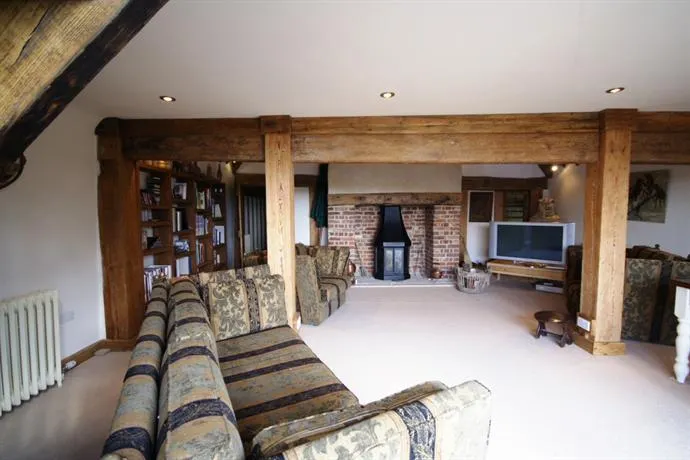 Camps Heath Barn - Image 1
