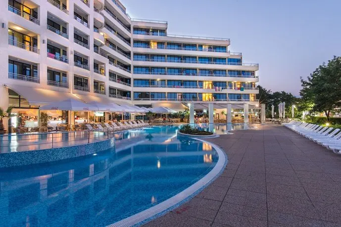 HOTEL GLOBUS - Image 1