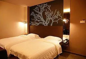Lohas Hotel Shenyang - Xinhua Square - Image 1