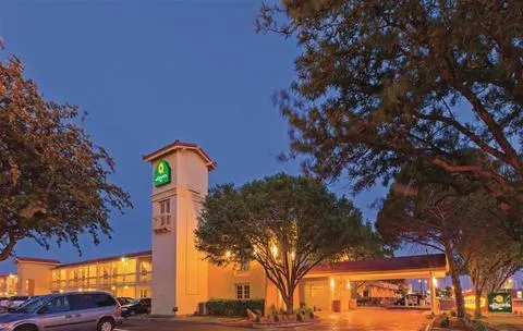Baymont by Wyndham Lubbock - Downtown Civic Center - Image 1