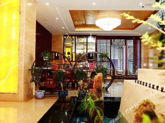 Lisi Erdun Hotel - Image 1