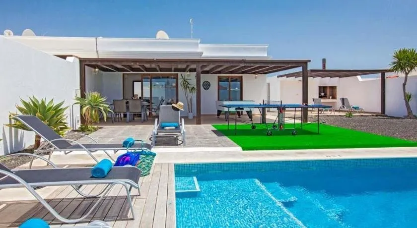 Villa Bella Playa Blanca - Image 1