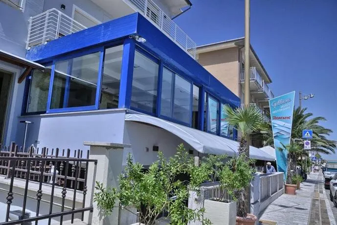 Gabbiano Hotel - Image 1