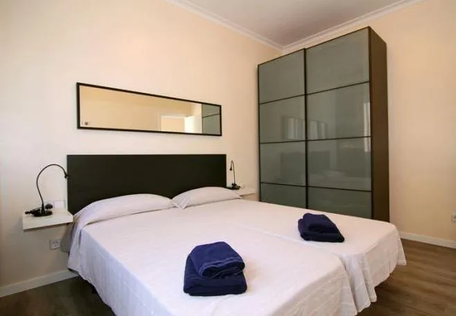 ClassBedroom Eixample Free Apartments - Image 1
