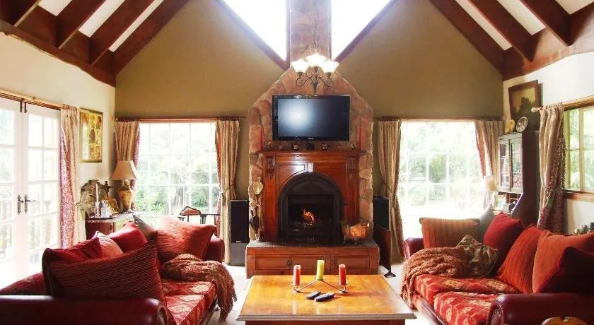 Shakespeare's Wilderness Chalet - Image 1