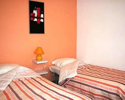 Hostel 33 - Image 1