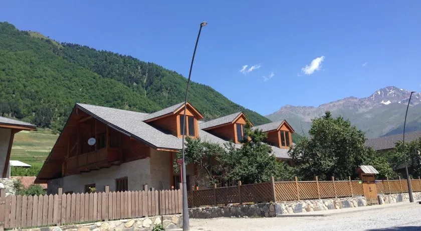 Guest House Svan Ski - Image 1