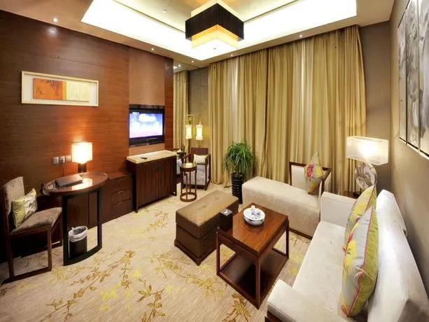 Dongquan Hot Spring Holiday Hotel - Image 1