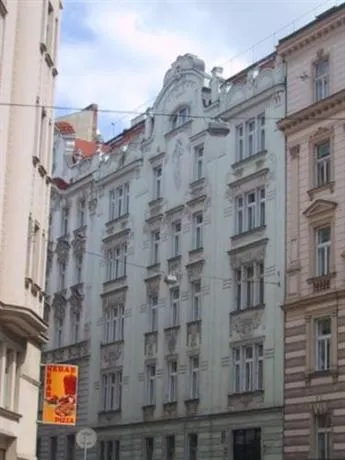 PVH Charming Flats Odboru - Image 1