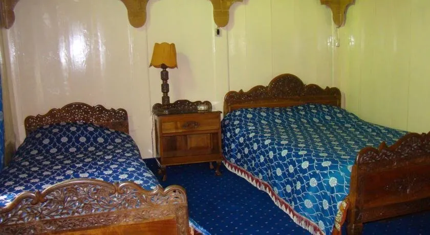 Mandalay Houseboats - Image 1