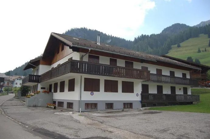 Residence Penia 1 - Image 1