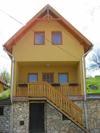 Hocza Apartmanhaz - Image 1