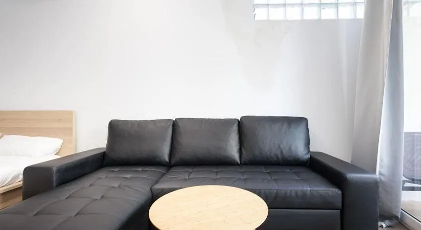 FREEPARKING LOFTS BCN FIRA SANTS CAMP NOU A-plus - Image 1
