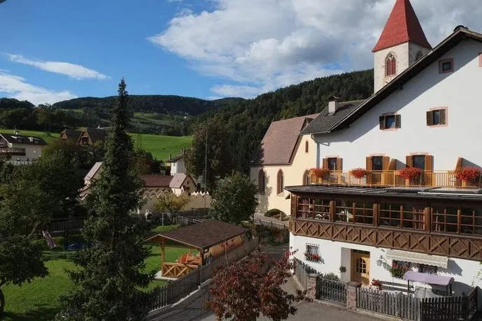 Hotel Pension Kircher - Image 1