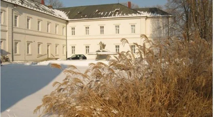 Hotel Granit Piestany- kupelny ustav - Image 1