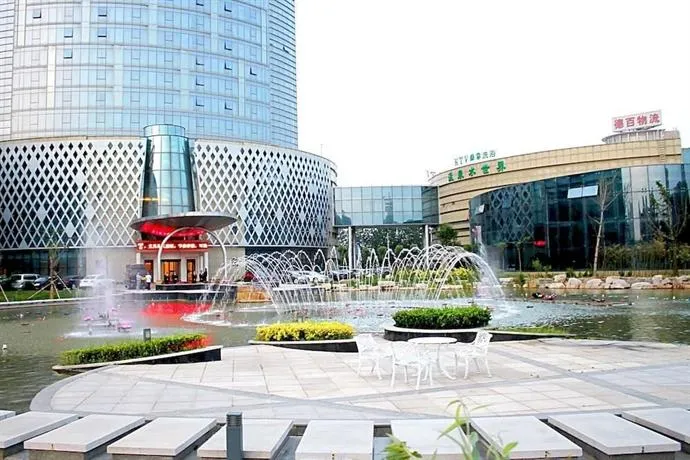 Fengguan Holiday Hotel - Image 1