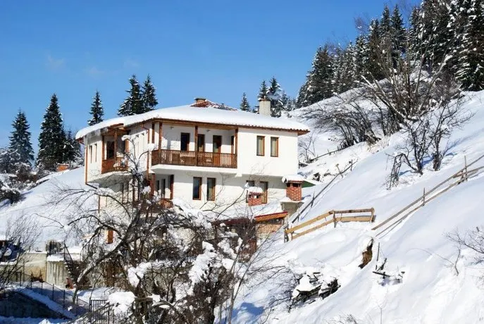 Eco House Family Hotel - Image 1