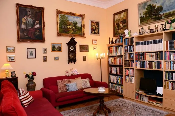 Central Square Apartments Budapest - Image 1