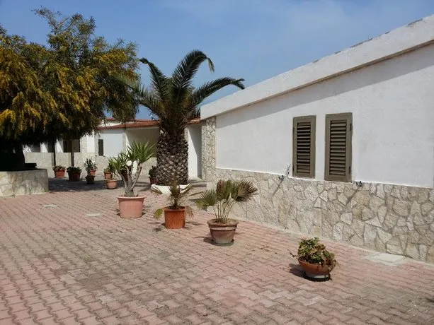 Hotel Residence Alga Blu Sul Mare - Image 1