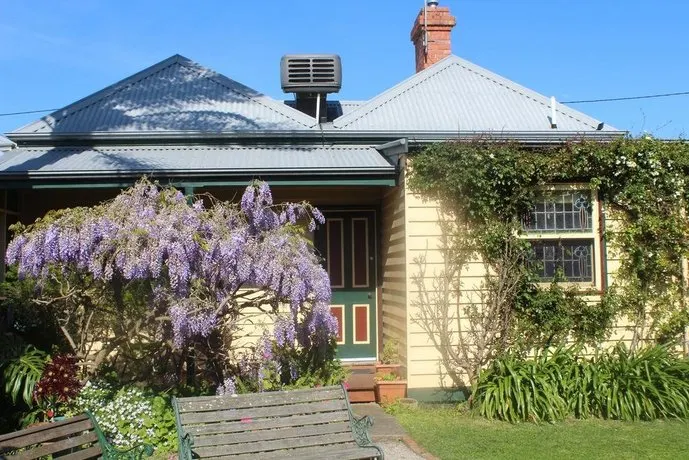 Benambra Queenscliff -  Flinders Room - Image 1