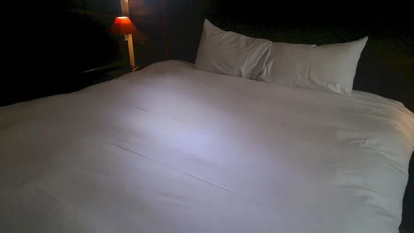 Easy Hotel - Image 1