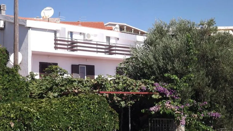 Rooms and Apartments Stefandro - Image 1
