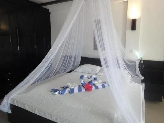 Blue Lagoon Villas - Image 1