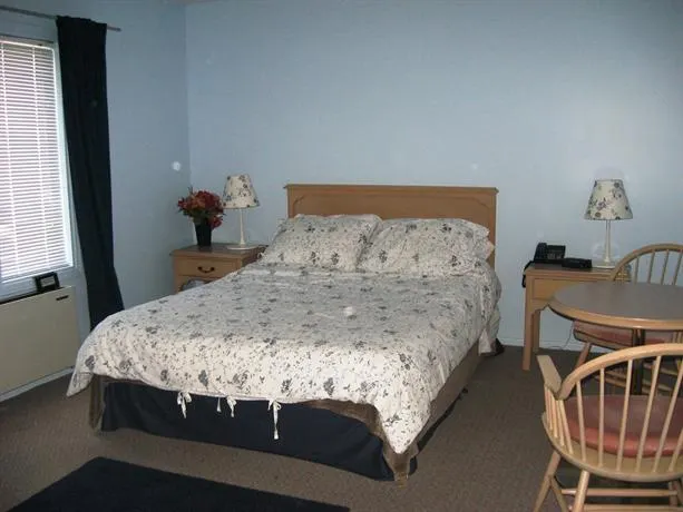Bobcaygeon Inn - Image 1