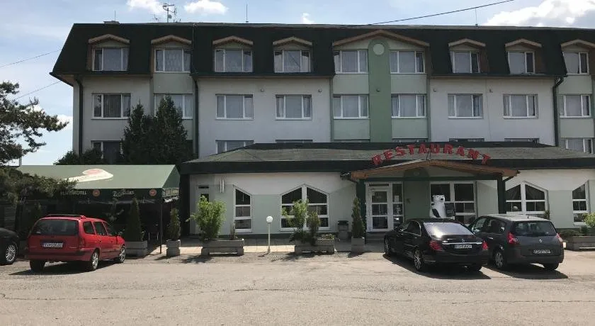 Euro Motel - Image 1