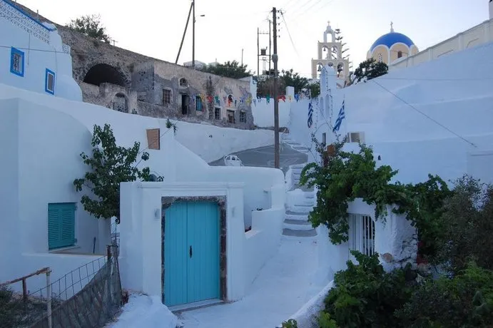 Kalisperis Cave Houses - Image 1