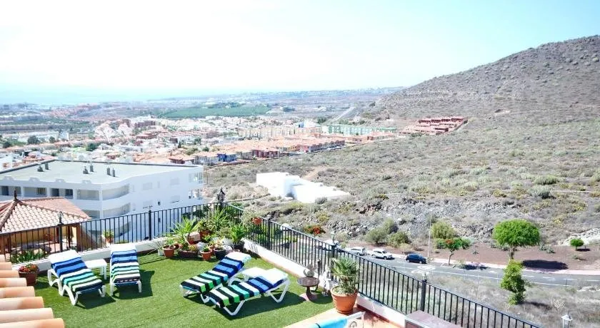 Villa with private pool and magnificent views - Image 1