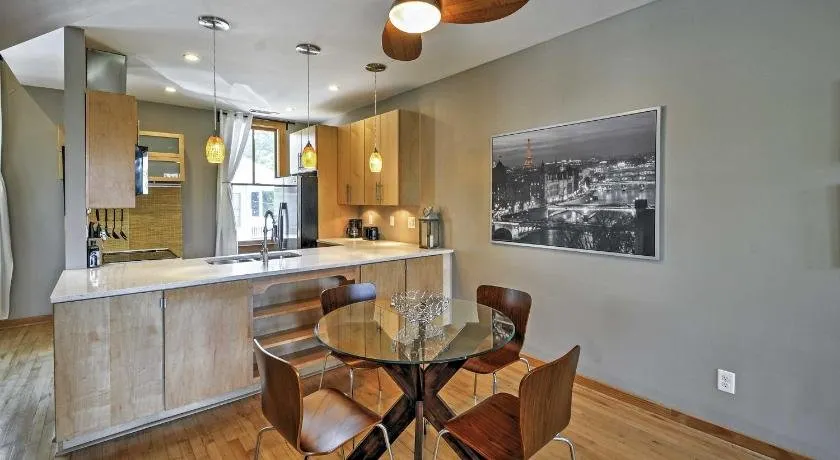 Modern Atlanta Loft Above Bakery in Cabbagetown - Image 1