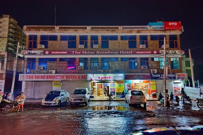 The Shine Broadway by OYO - Image 1