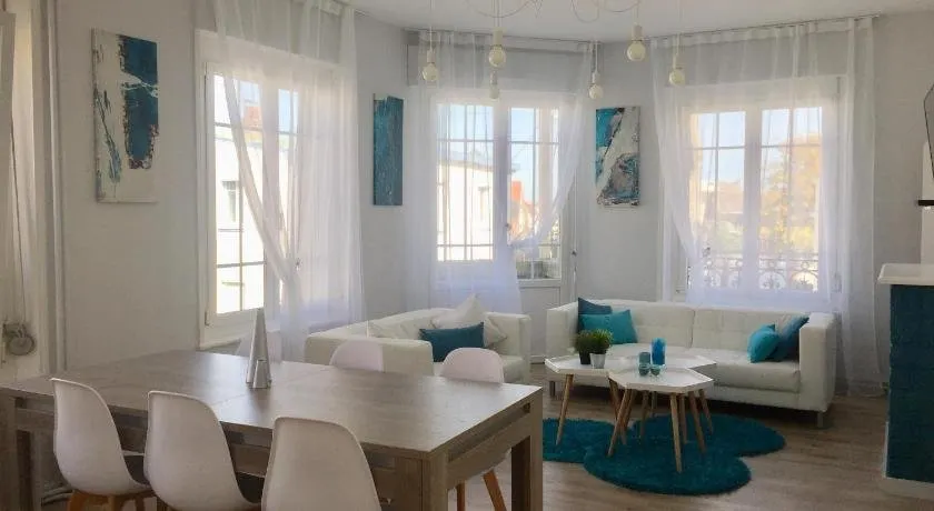 Renovated Relais Vacances apartment by the sea with wifi, 2 steps from the beach - Image 1