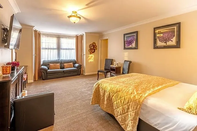 F&h Hotel - Image 1