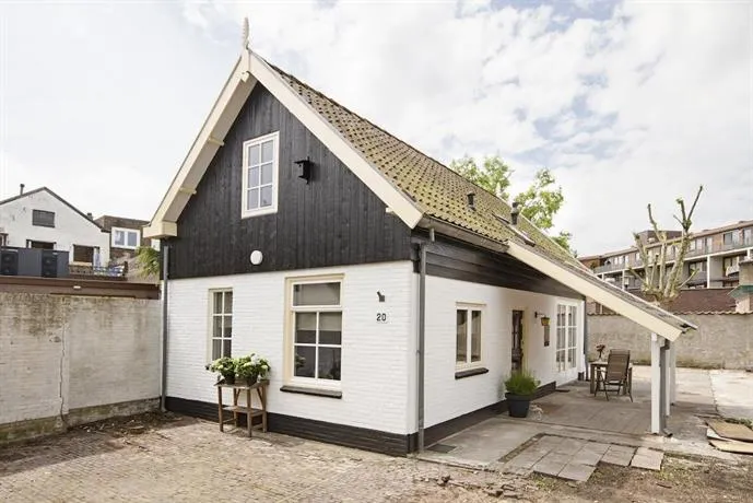 Cottage in Centre City of Hilversum - Image 1