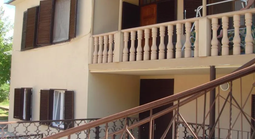 Iraira - Image 1