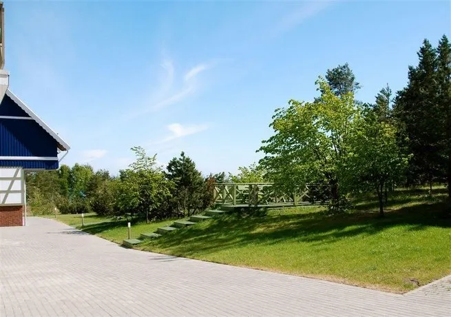 2k. butas Nidoje su SPA ir teniso kortais - Image 1