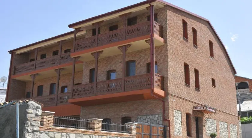 Hotel Sweet Home - Image 1
