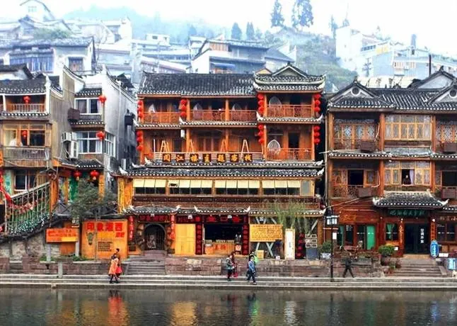Yuejianglou Theme Inn - Image 1