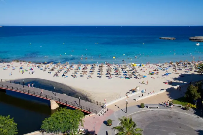 Playa Moreia Aparthotel Sant Llorenc Des Cardassar - Image 1