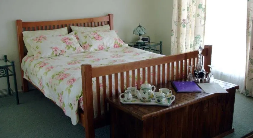 The Linear Way Bed And Breakfast - Image 1